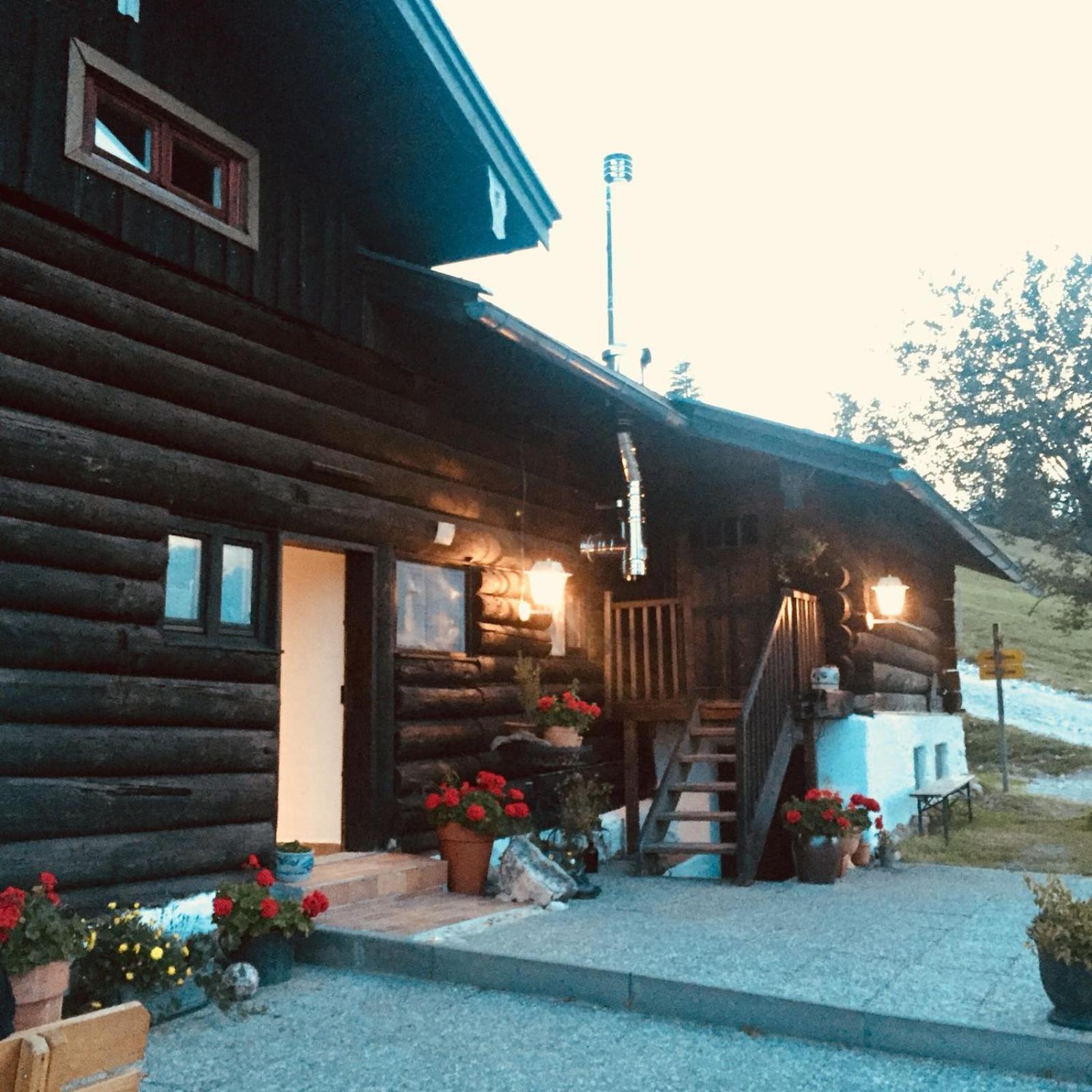 Bruendling-Alm Berggasthof Auf 1167M Auf Dem Hochfelln Hotel Bergen  Exterior foto